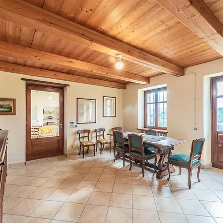Bricco Paglieri, Entire Villa