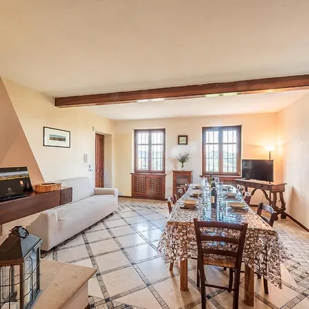 Bricco Paglieri, Entire Villa