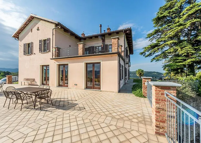 Villa Bricco Paglieri, Entire Alba (Piedmont)