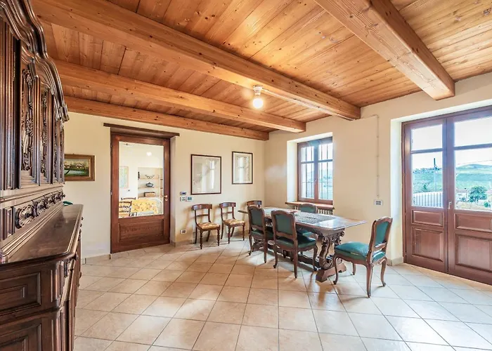Bricco Paglieri, Entire Villa