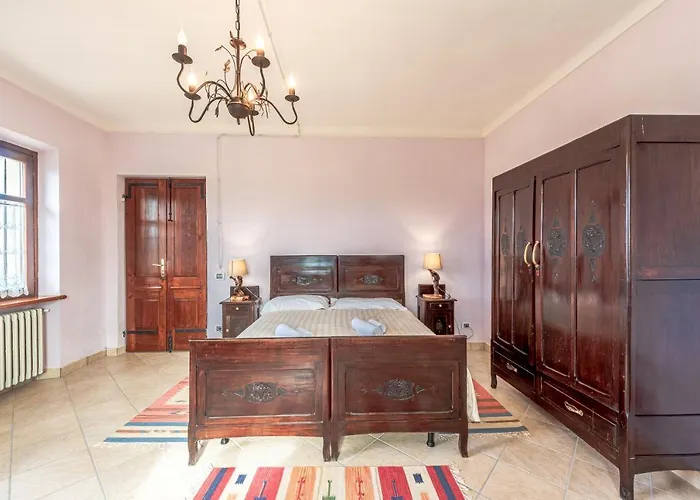 Villa Bricco Paglieri, Entire
